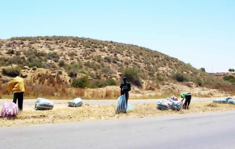 cleaning the roads of Libya has began